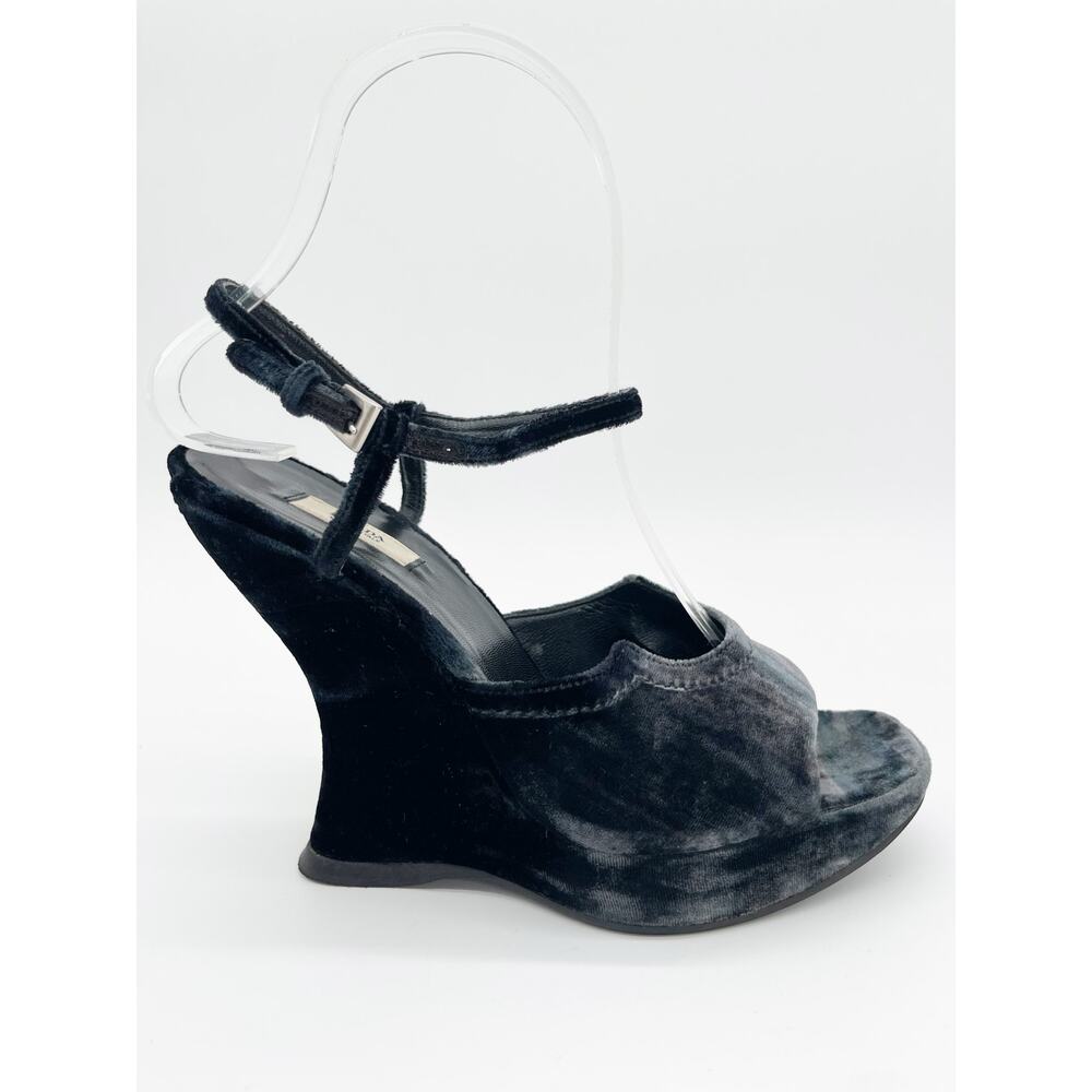 Prada Vintage Fall 2004 Runway Blue Velvet Sculptural Wedge Sandals IT 35.5 - Picture 3 of 12